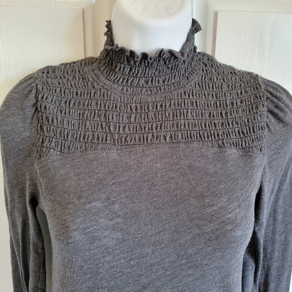 We The Free Free People Gray Long Sleeve Lightweight Ruched Ruffled Neck Top XS - Picture 2 of 8